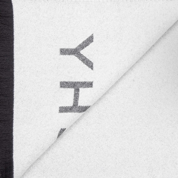 NWT GIVENCHY cashmere & wool scarf - made in Italy - brand new! - Picture 4 of 8